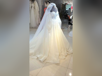 Wedding Dress  - Chiffon  - White  -Size: Medium