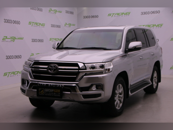 Toyota Land Cruiser GXR 2019 Automatic 230,000 Km 8 Cylinder Four Wheel Drive (4WD) SUV Gray