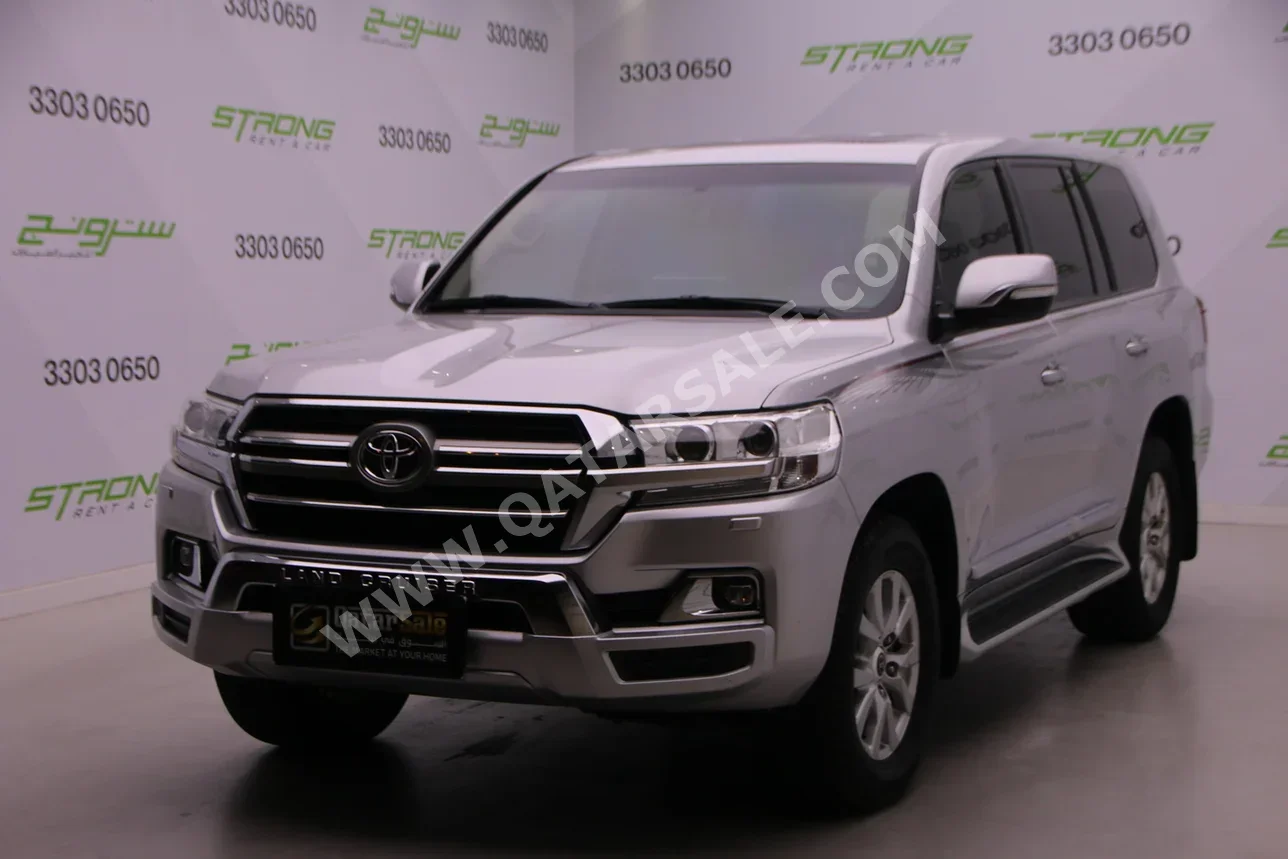 تويوتا لاند كروزر جي اكس ار 2019 اوتوماتيك 230,000 كم 8 سلندر دفع رباعي اس يو في رمادي