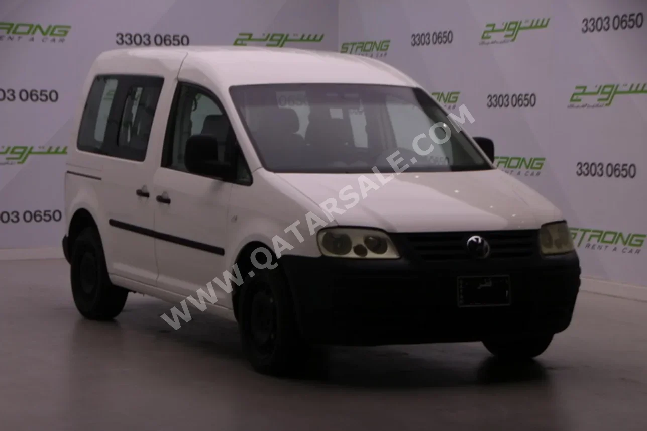 فوكس واغن كادي 2006 عادي 151,000 كم 4 سلندر سحب امامي فان \ باص أبيض