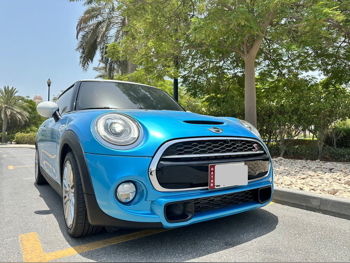 Mini  Cooper  S  2018  Automatic  72,000 Km  4 Cylinder  Front Wheel Drive (FWD)  Hatchback  Blue