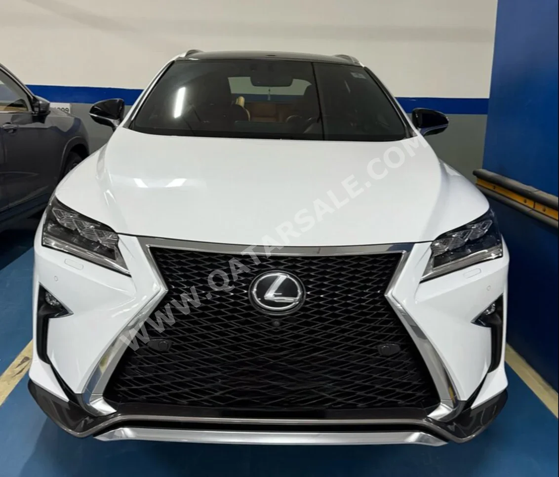 لكزس ار اكس 350 اف سبورت 2018 اوتوماتيك 73,500 كم 6 سلندر دفع رباعي اس يو في أبيض لؤلؤي