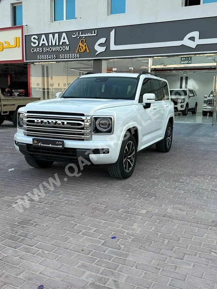 هافال اتش 9 كومفورت 2025 اوتوماتيك 23,000 كم 4 سلندر دفع رباعي اس يو في أبيض تحت الضمان