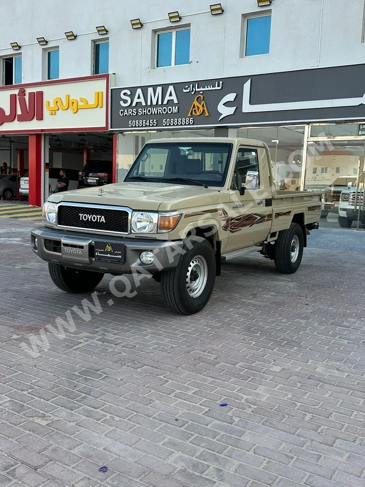 تويوتا لاند كروزر ال اكس 2022 عادي 89,000 كم 6 سلندر دفع رباعي بيكب بيج