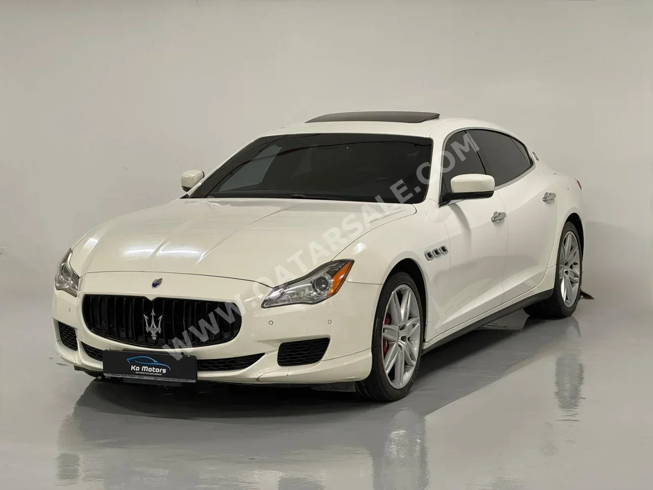 مزاراتي  كواتروبورتي  2015  اوتوماتيك  79,000 كم  6 سلندر  دفع خلفي  سيدان  أبيض