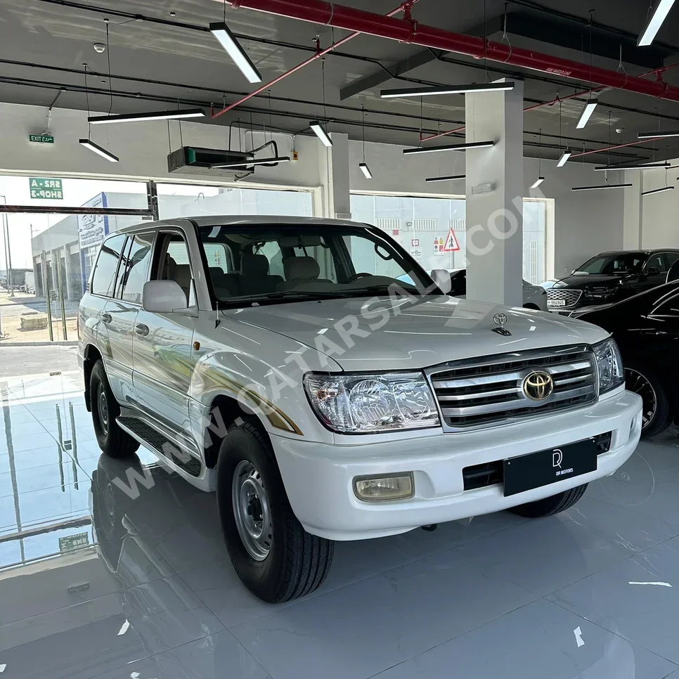 تويوتا لاند كروزر جي اكس ار 2006 اوتوماتيك 414,000 كم 6 سلندر دفع رباعي اس يو في أبيض