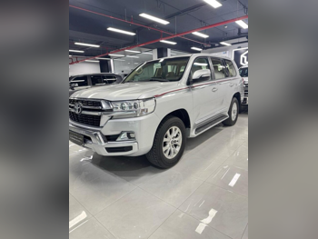 تويوتا  لاند كروزر  جي اكس ار  2019  اوتوماتيك  236,000 كم  6 سلندر  دفع رباعي  اس يو في  فضي