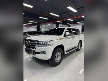 تويوتا  لاند كروزر  في اكس ار  2019  اوتوماتيك  170,000 كم  8 سلندر  دفع رباعي  اس يو في  أبيض