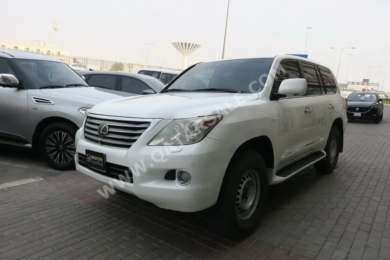 لكزس ال اكس 570 2009 اوتوماتيك 400,000 كم 8 سلندر دفع رباعي اس يو في أبيض