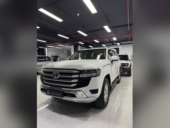 تويوتا  لاند كروزر  جي اكس ار  2022  اوتوماتيك  219,000 كم  6 سلندر  دفع رباعي  اس يو في  أبيض