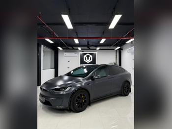 تسلا  مودل 3  2023  اوتوماتيك  30,000 كم  0 سلندر  دفع رباعي  سيدان  فضي  تحت الضمان