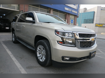 شفروليه سوبربان 2016 اوتوماتيك 160,000 كم 8 سلندر دفع رباعي اس يو في ذهبي