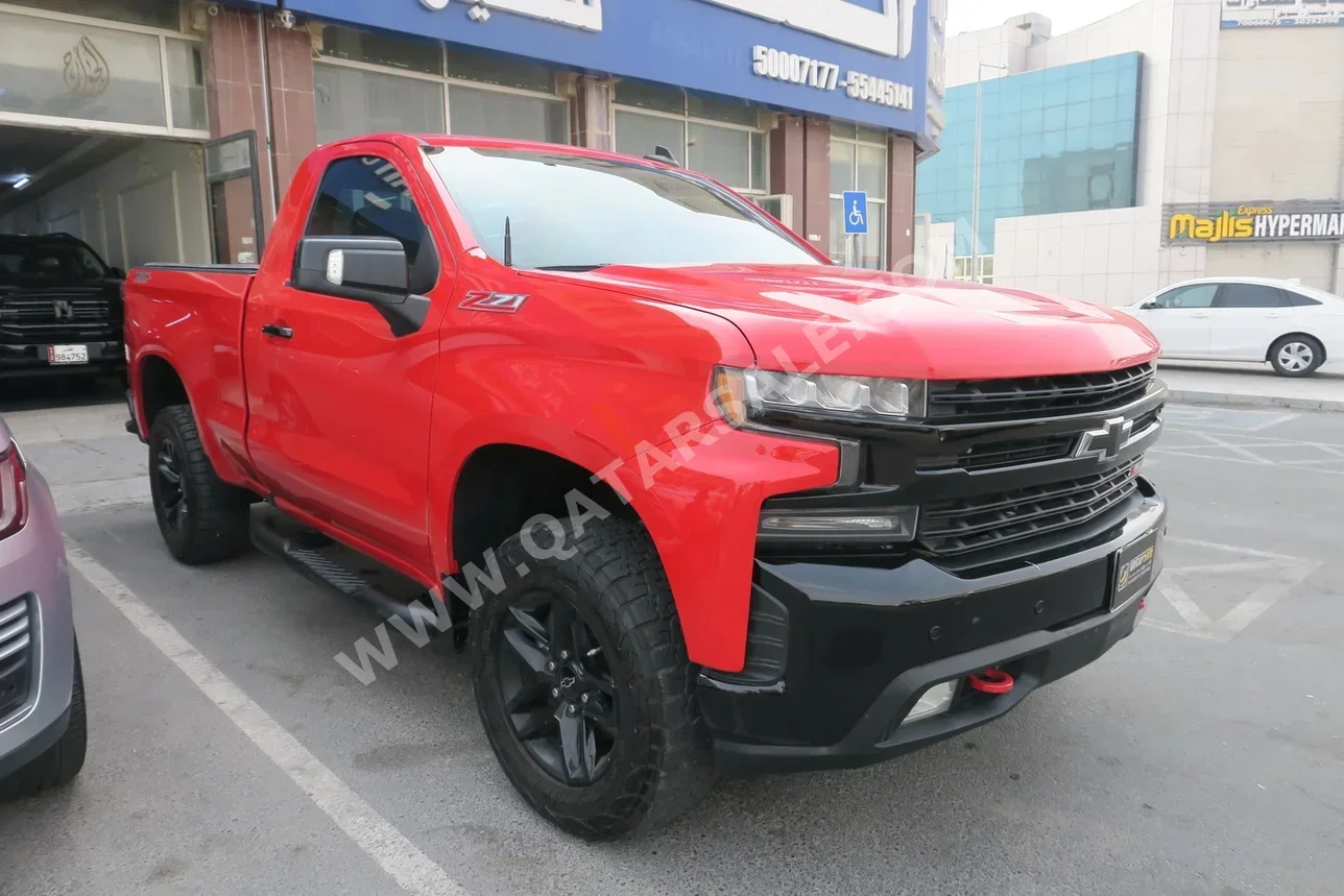 شفروليه سلفرادو تريل بووز 2020 اوتوماتيك 185,000 كم 8 سلندر دفع رباعي بيكب أحمر