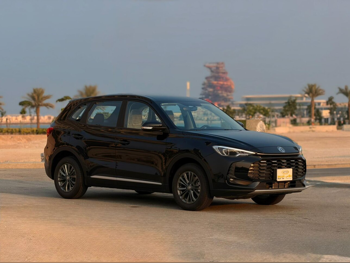 ام جي زد اس إس يو في 4 في 4 أسود 2025