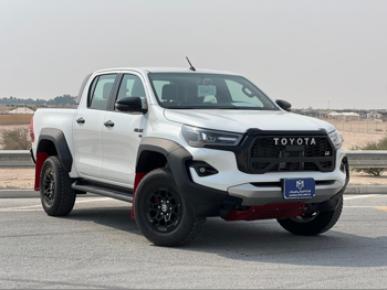 Toyota  Hilux  GR Sport  2025  Automatic  0 Km  6 Cylinder  Four Wheel Drive (4WD)  Pick Up  White  With Warranty