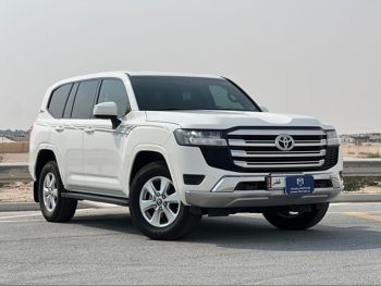 Toyota  Land Cruiser  GXR  2022  Automatic  164,000 Km  6 Cylinder  Four Wheel Drive (4WD)  SUV  White