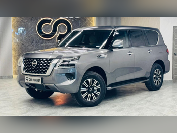 نيسان باترول اس اي 2022 اوتوماتيك 97,000 كم 8 سلندر دفع رباعي اس يو في فضي