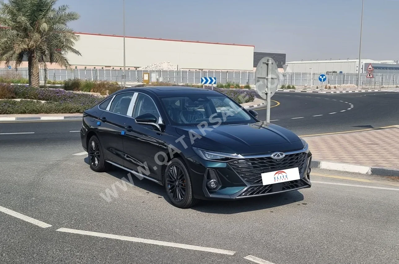 شيري اريزو 8 2026 اوتوماتيك 0 كم 4 سلندر سحب امامي سيدان أخضر زيتوني تحت الضمان