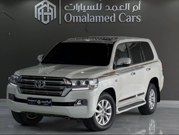 تويوتا  لاند كروزر  في اكس ار  2016  اوتوماتيك  341,000 كم  8 سلندر  دفع رباعي  اس يو في  أبيض