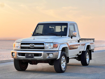 Toyota  Land Cruiser  LX  2022  Manual  79,000 Km  6 Cylinder  Four Wheel Drive (4WD)  Pick Up  White
