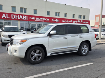 تويوتا  لاند كروزر  جي اكس ار  2015  اوتوماتيك  171,000 كم  8 سلندر  دفع رباعي  اس يو في  أبيض