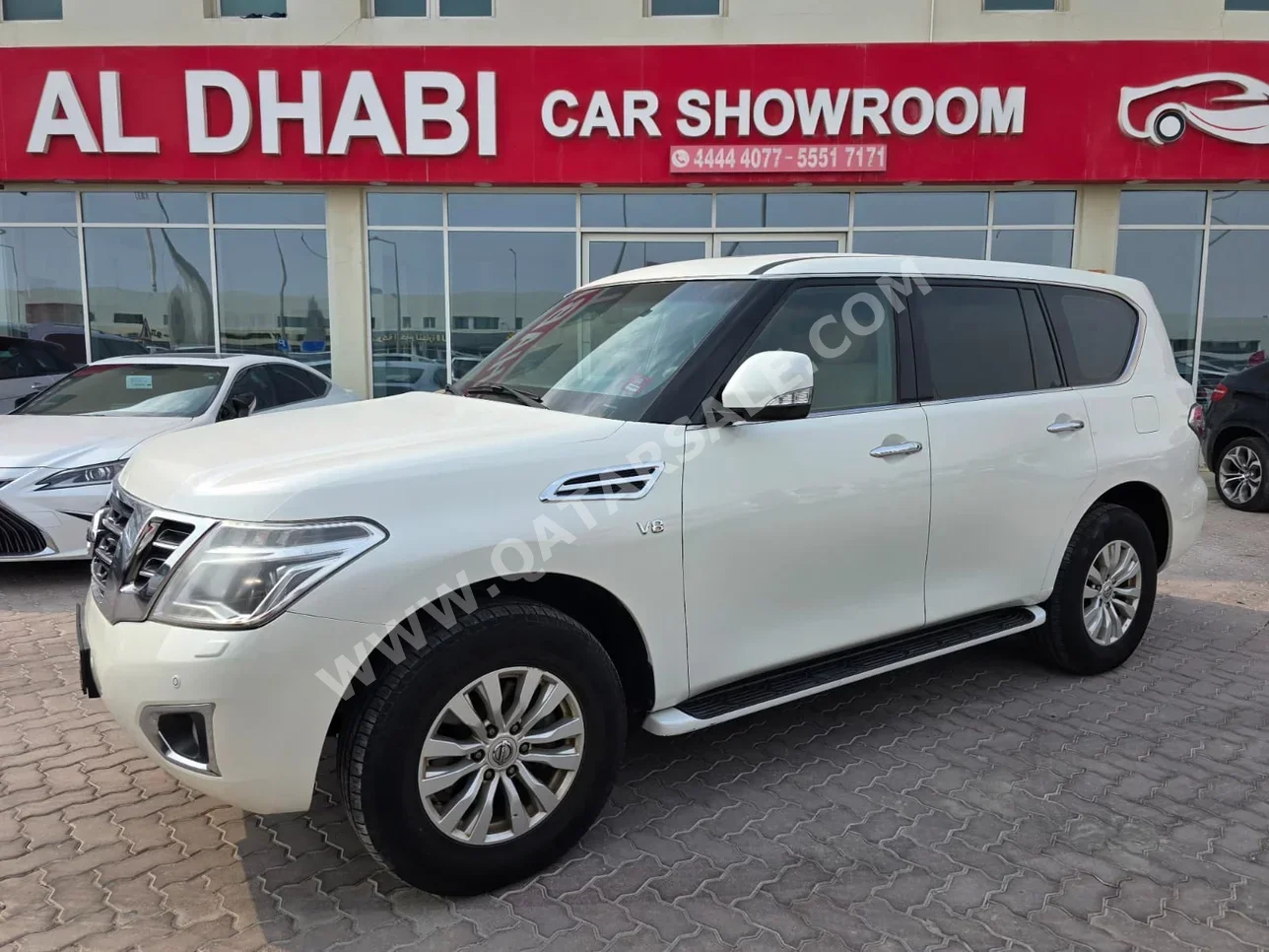 نيسان  باترول  اس اي  2015  اوتوماتيك  275,000 كم  8 سلندر  دفع رباعي  اس يو في  أبيض