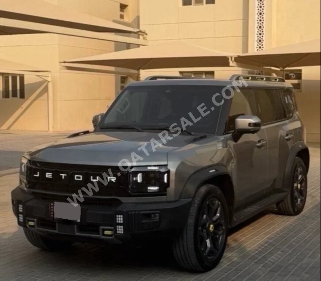 جيتور تي 2 هايبرد 2025 اوتوماتيك 32,820 كم 4 سلندر دفع رباعي اس يو في فضي تحت الضمان