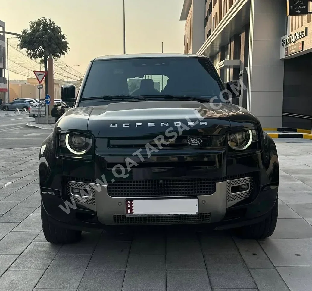 لاند روفر ديفيندر 130 اكس 2023 اوتوماتيك 48,000 كم 6 سلندر دفع رباعي اس يو في أسود تحت الضمان