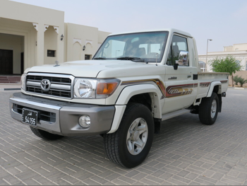 Toyota Land Cruiser LX 2022 Manual 64,000 Km 6 Cylinder Four Wheel Drive (4WD) Pick Up White