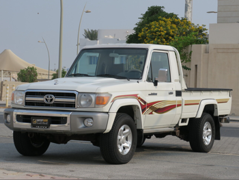 Toyota Land Cruiser LX 2008 Manual 360,000 Km 6 Cylinder Four Wheel Drive (4WD) Pick Up White