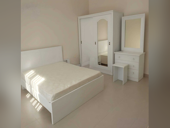 أطقم غرف نوم - طقم مكون من 3 قطع  - أبيض