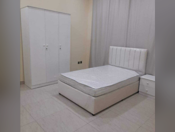 أطقم غرف نوم - لايف ستايل  - طقم مكون من قطعتين  - أبيض