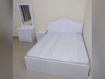 أطقم غرف نوم - طقم مكون من قطعتين  - أبيض