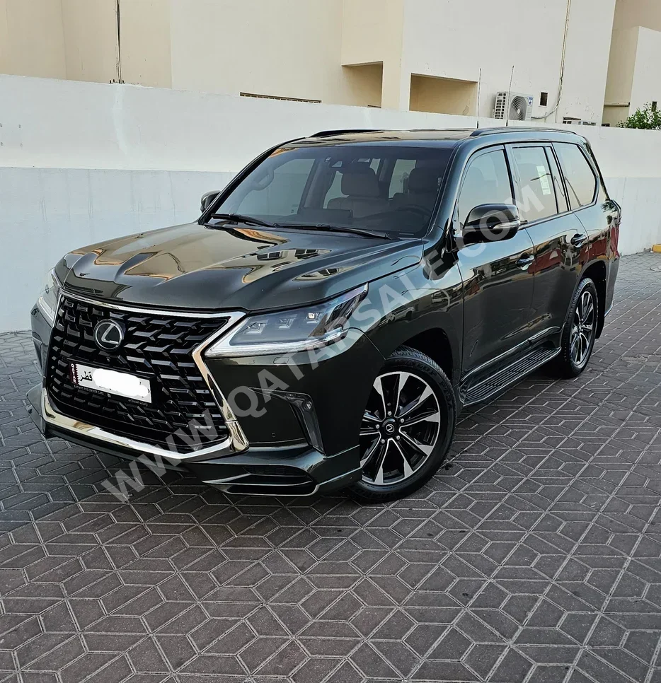 لكزس ال اكس 570 2017 اوتوماتيك 115,000 كم 8 سلندر دفع رباعي اس يو في أخضر زيتوني
