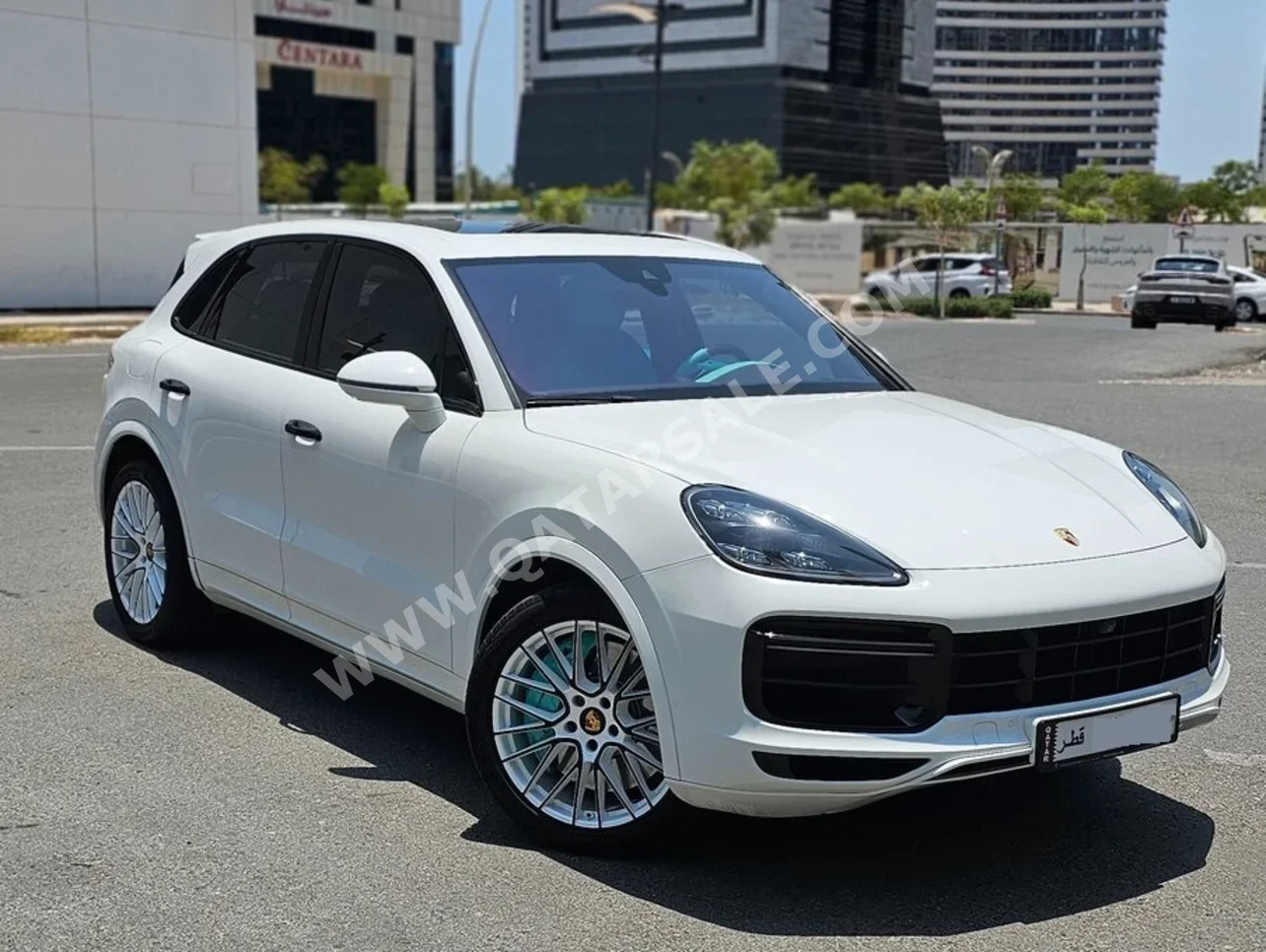 بورش كيان توربو 2018 اوتوماتيك 130,000 كم 8 سلندر دفع رباعي اس يو في أبيض