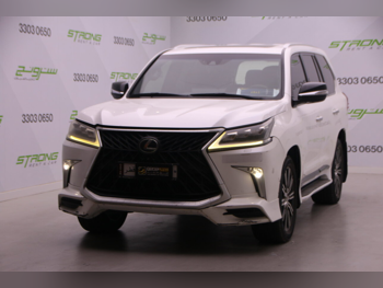 Lexus  LX  570  2016  Automatic  316,000 Km  8 Cylinder  Four Wheel Drive (4WD)  SUV  White