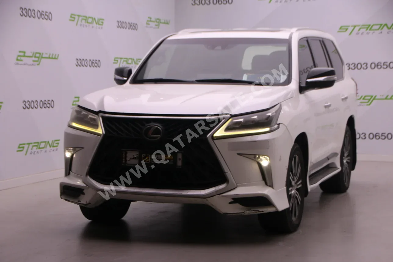 لكزس ال اكس 570 2016 اوتوماتيك 316,000 كم 8 سلندر دفع رباعي اس يو في أبيض