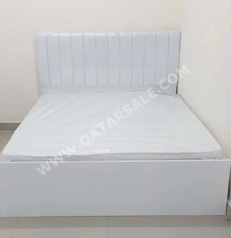 الأسّرة - كينج  - أبيض  - متضمنة المرتبة
