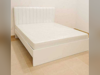 الأسّرة - كينج  - أبيض