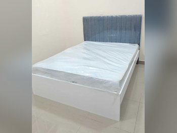 الأسّرة - كينج  - اللون الرمادي  - متضمنة المرتبة