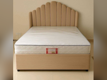 الأسّرة - كينج  - الأصفر  - متضمنة المرتبة