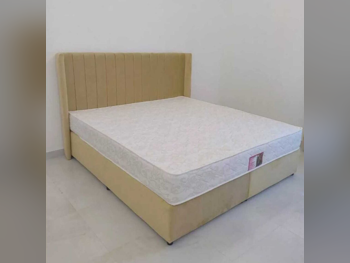 الأسّرة - كينج  - أبيض  - متضمنة المرتبة