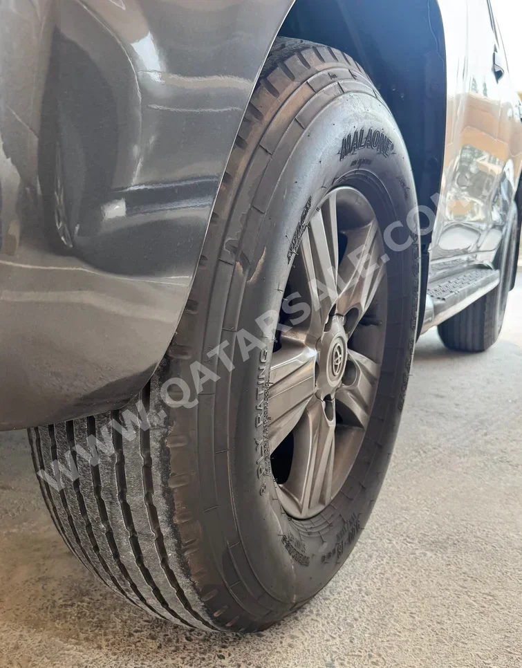 رنقات العجلات تويوتا  سبيكة \  18 بوصة  رمادي