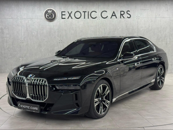 بي ام دبليو  الفئة - السابعة  760 Li  2025  اوتوماتيك  360 كم  8 سلندر  دفع خلفي  سيدان  أسود  تحت الضمان
