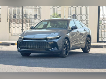 تويوتا كراون هايبرد 2023 اوتوماتيك 6,000 كم 4 سلندر سحب امامي سيدان رمادي تحت الضمان