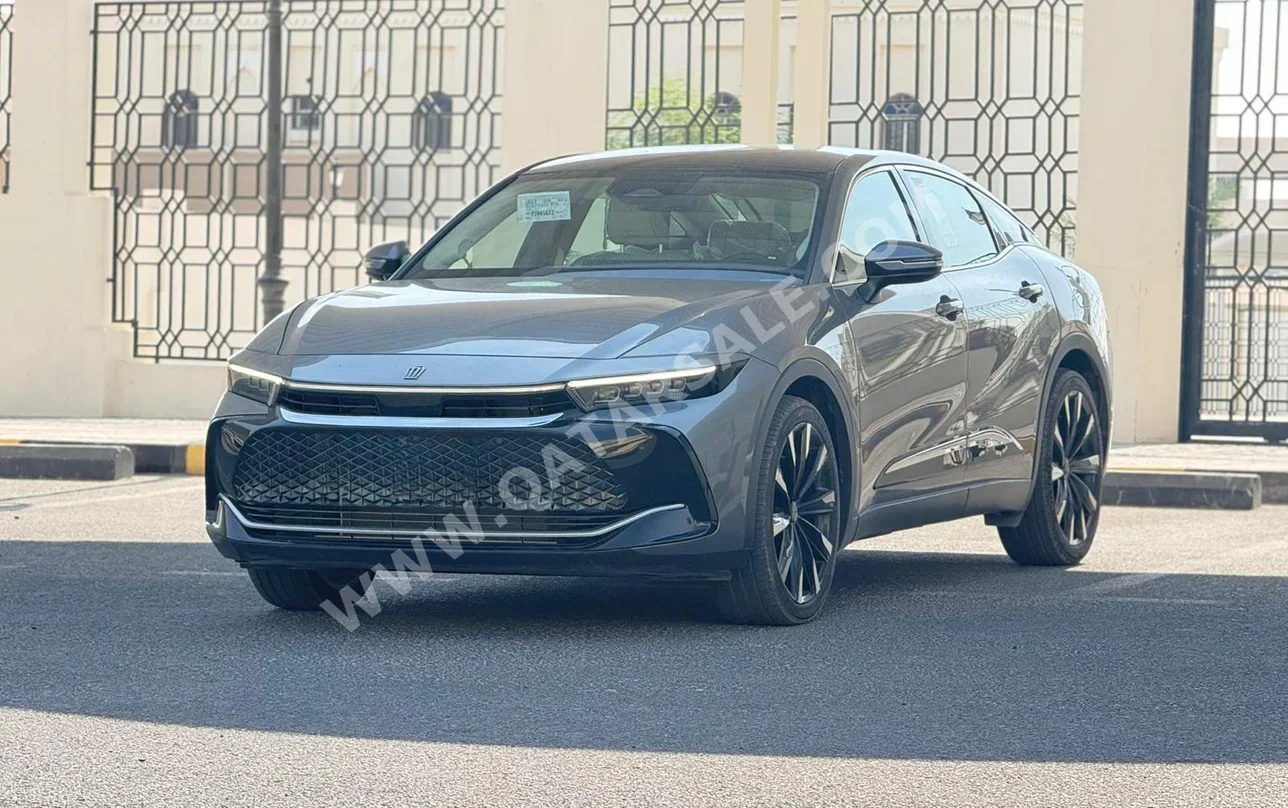 Toyota  Crown  Hybrid  2023  Automatic  6,000 Km  4 Cylinder  Front Wheel Drive (FWD)  Sedan  Gray  With Warranty