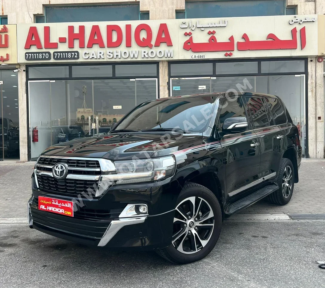 تويوتا  لاند كروزر  جي اكس ار - غراند تورينغ  2021  اوتوماتيك  86,000 كم  8 سلندر  دفع رباعي  اس يو في  أسود