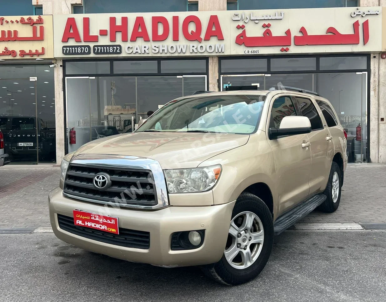 Toyota  Sequoia  2013  Automatic  340,000 Km  8 Cylinder  Four Wheel Drive (4WD)  SUV  Gold