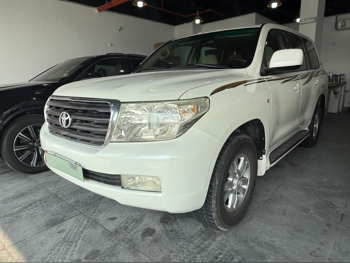 تويوتا  لاند كروزر  جي اكس  2011  اوتوماتيك  345,000 كم  6 سلندر  دفع رباعي  اس يو في  أبيض