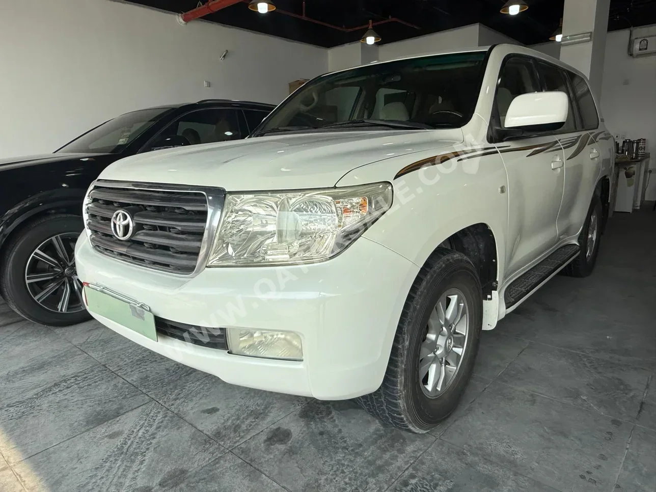Toyota  Land Cruiser  GX  2011  Automatic  345,000 Km  6 Cylinder  Four Wheel Drive (4WD)  SUV  White